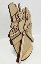 Interchangeable Bases and Door Hangers for Seasonal Basket Inserts and Add Ons