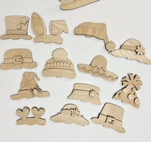 Sandy Crab Standing Shelf Sitter with Interchangeable Seasonal Hats