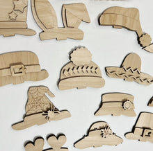 Sandy Crab Standing Shelf Sitter with Interchangeable Seasonal Hats