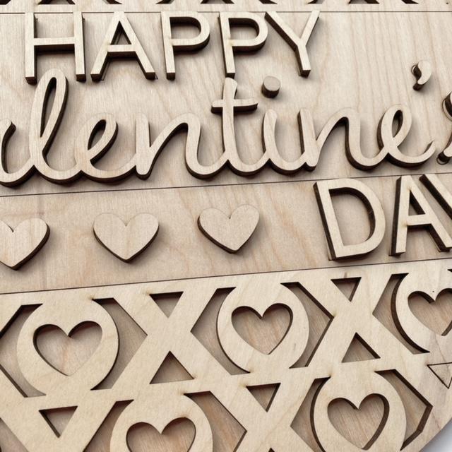 happy-valentine-s-day-oxox-valentine-s-day-round-doorhanger-sawdust-swirls