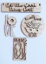 Interchangeable Inserts with Banners for Wagons and Raised Shelf Sitter