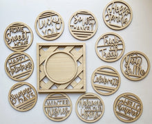 Interchangeable Lattice Shelf Sitter with 12 Round Seasonal Inserts