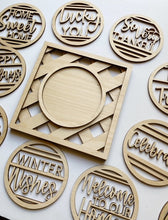 Interchangeable Lattice Shelf Sitter with 12 Round Seasonal Inserts