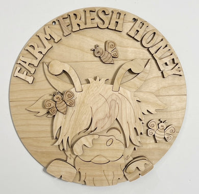 Farm Fresh Honey Highland Cow Bee Farm Round Doorhanger