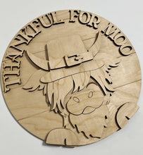 Thankful For Moo Pilgrim Highland Cow Thanksgiving Fall Round Doorhanger