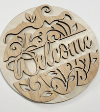 Welcome Split Swirly Pumpkin Fall Round Doorhanger 10"