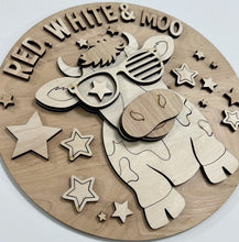 Cute Cow Red, White, & Moo Patriotic Stars Round Doorhanger 10"