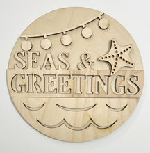 Seas & Greetings Christmas Beach Round Doorhanger 12"